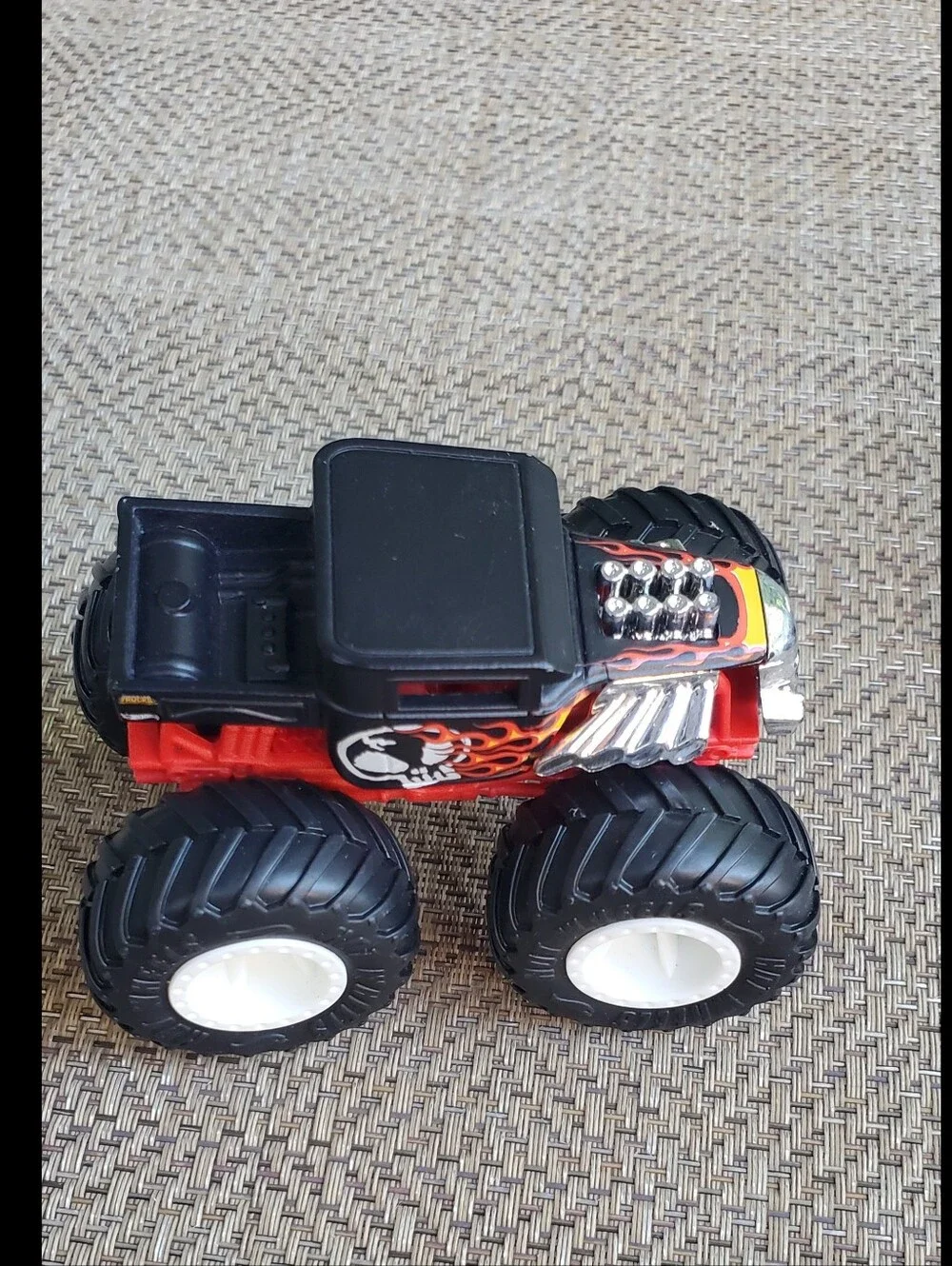Hot Wheels Monster Jam Trucks 1:64 Scale Mixed Lot of 4 Spinmaster